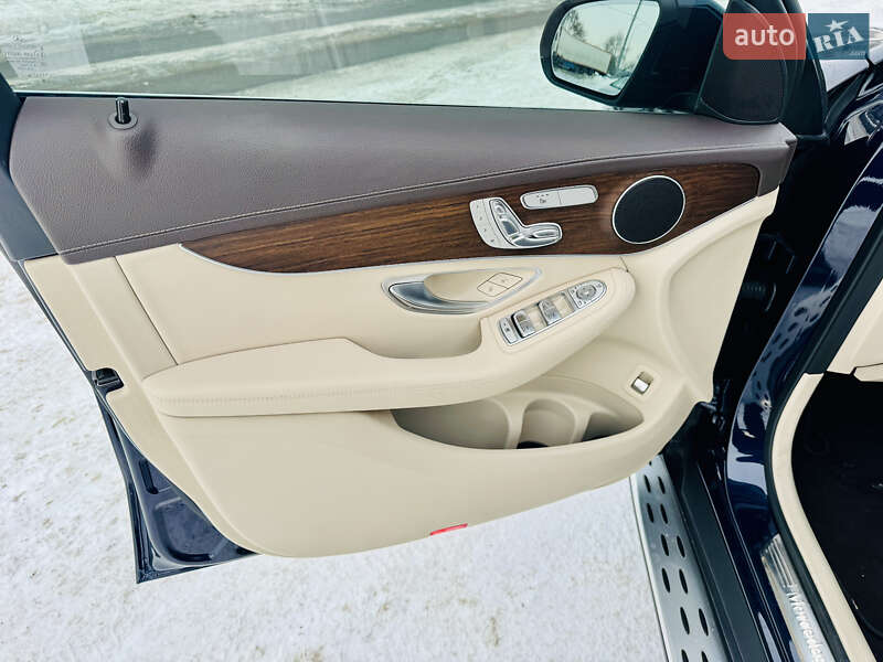 Mercedes-Benz GLC-Class 2021