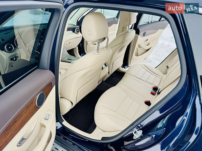 Mercedes-Benz GLC-Class 2021