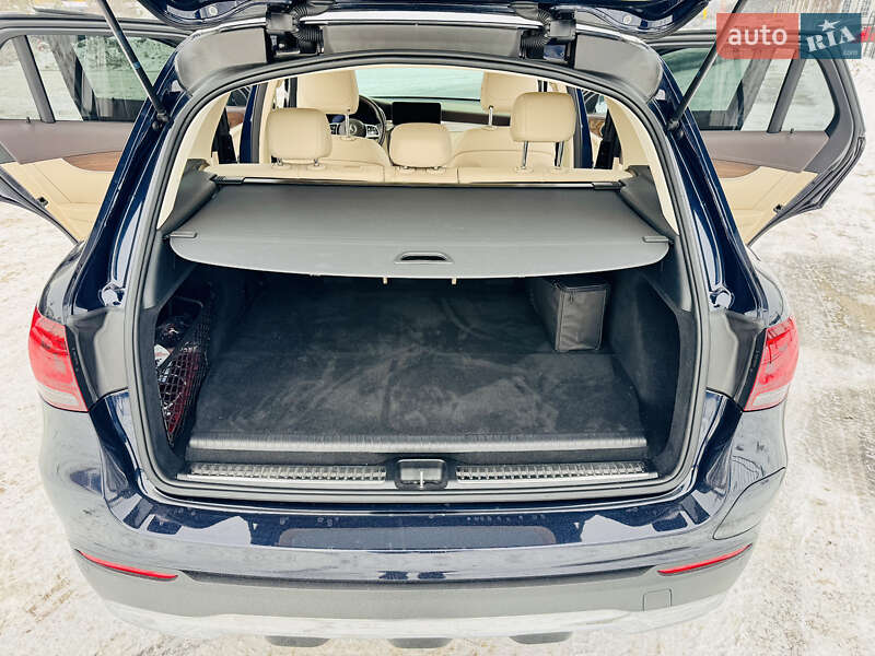 Mercedes-Benz GLC-Class 2021