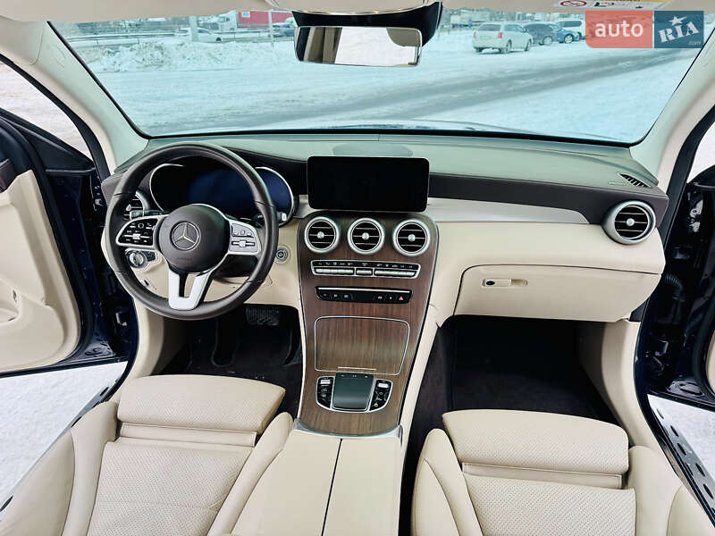 Mercedes-Benz GLC-Class 2021