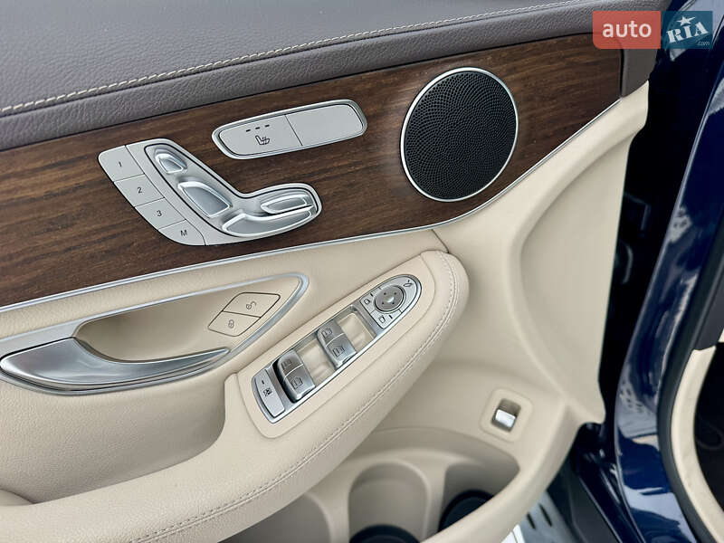 Mercedes-Benz GLC-Class 2021