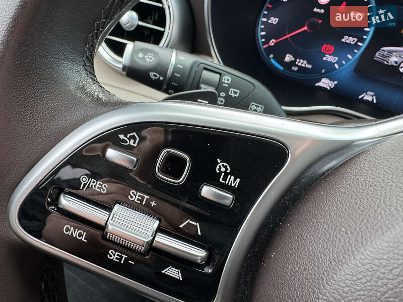 Mercedes-Benz GLC-Class 2021