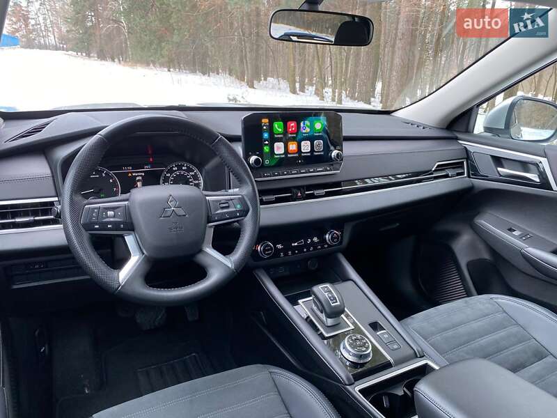 Mitsubishi Outlander 2024