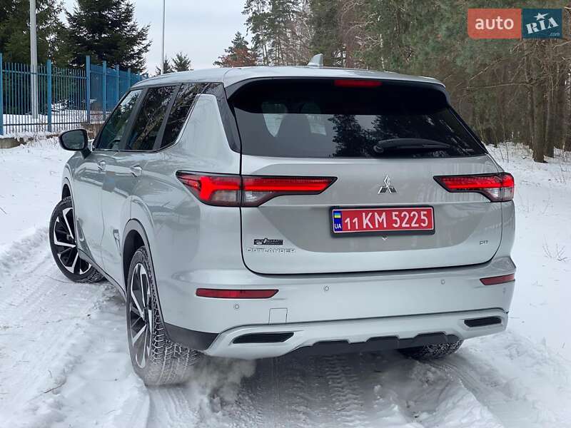 Mitsubishi Outlander 2024