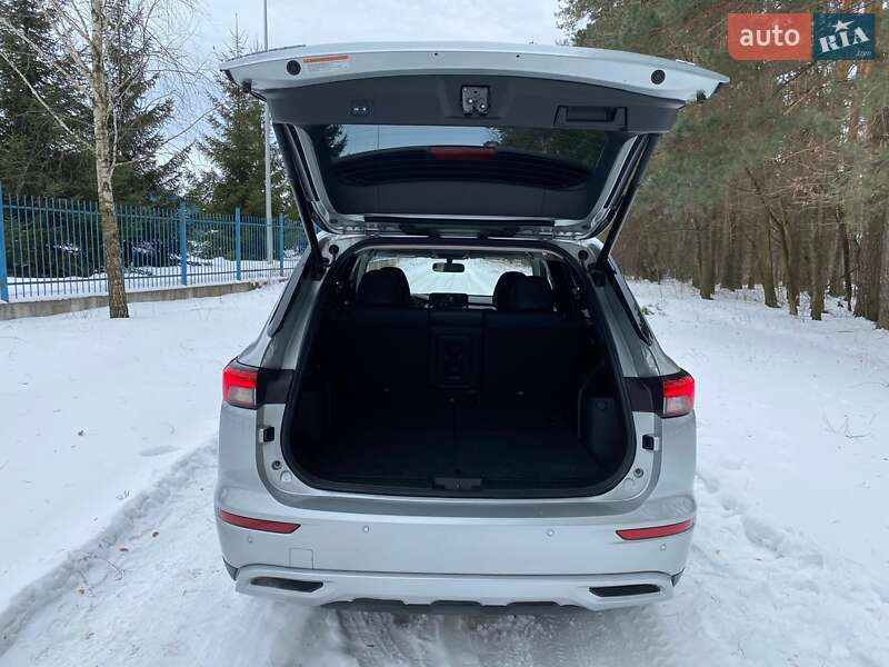 Mitsubishi Outlander 2024