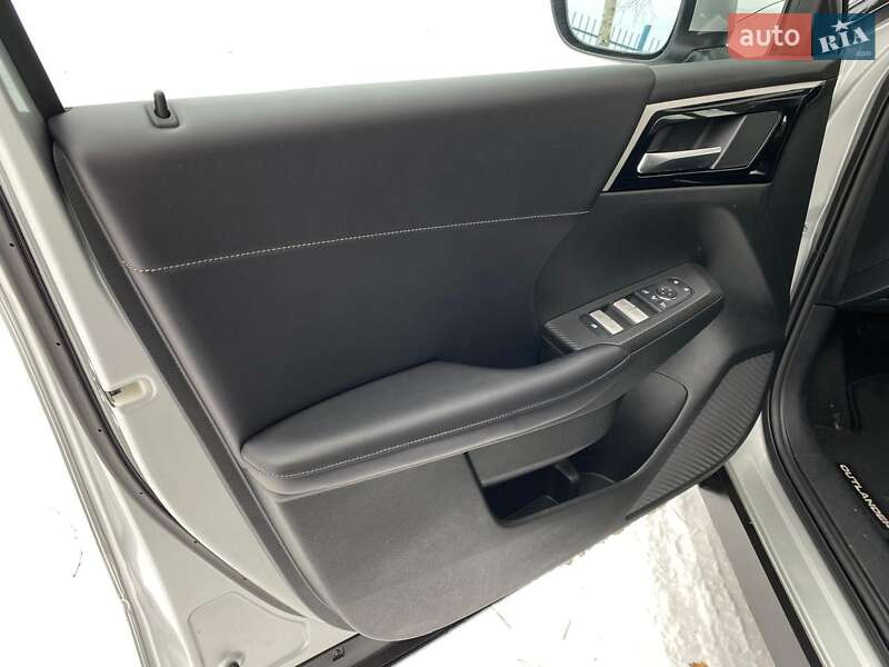 Mitsubishi Outlander 2024