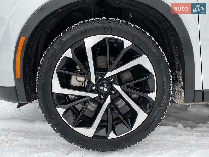 Mitsubishi Outlander 2024