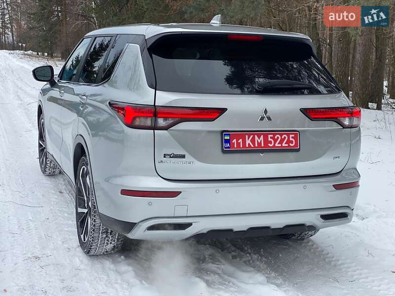 Mitsubishi Outlander 2024