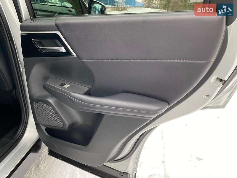 Mitsubishi Outlander 2024