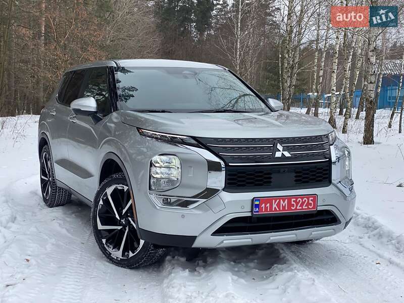 Mitsubishi Outlander 2024