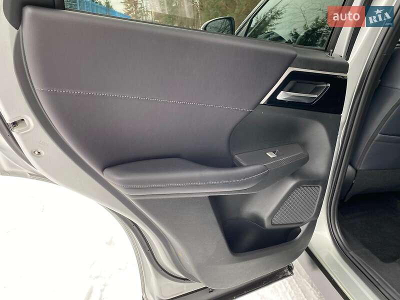 Mitsubishi Outlander 2024