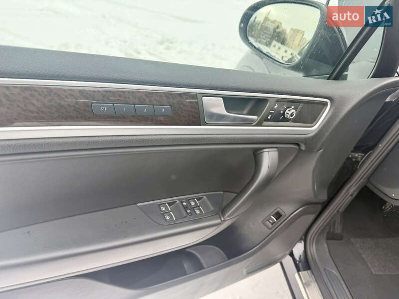 Volkswagen Touareg 2012