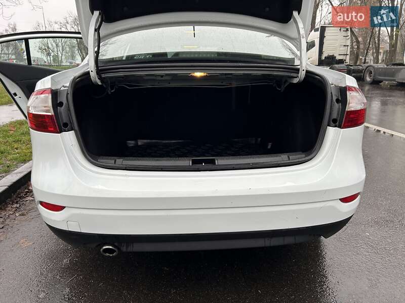 Renault Fluence 2013