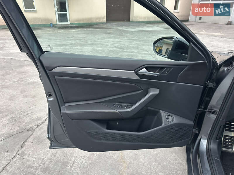 Volkswagen Jetta 2023