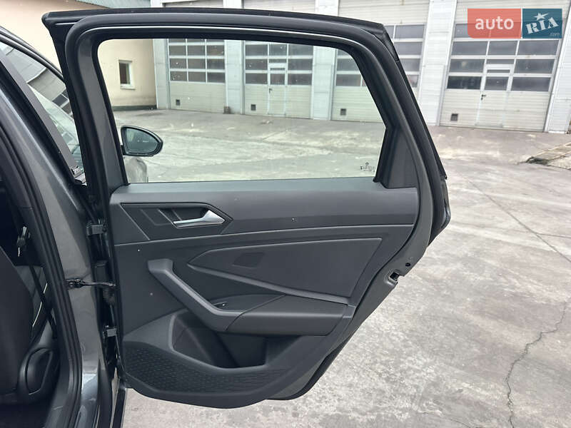 Volkswagen Jetta 2023