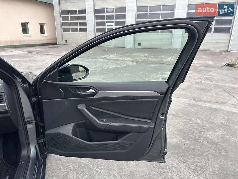 Volkswagen Jetta 2023