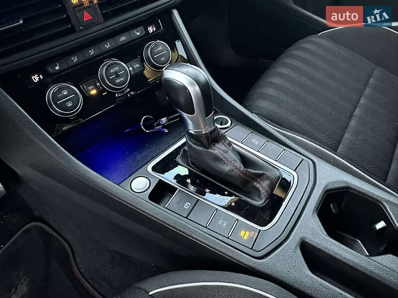 Volkswagen Jetta 2019