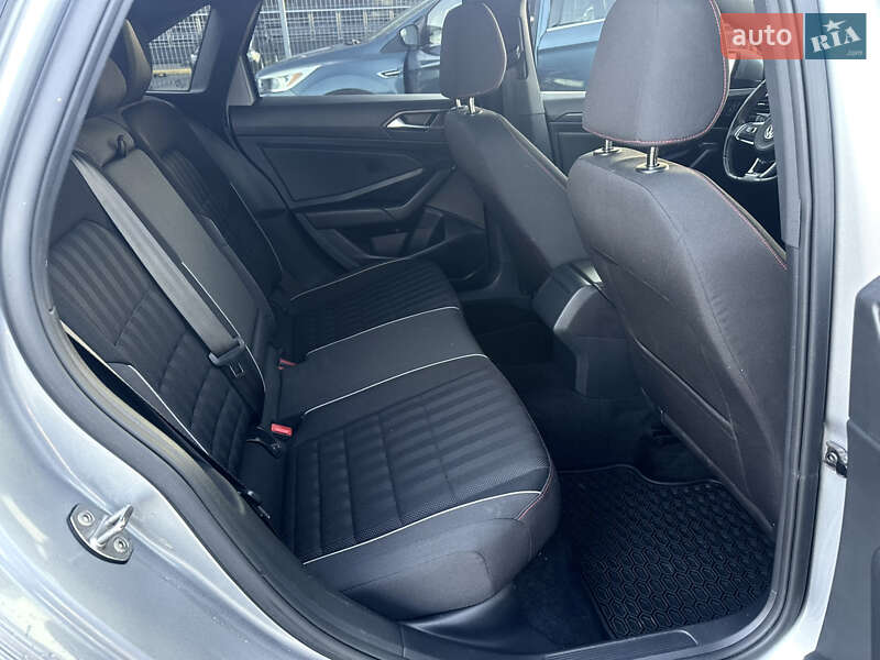 Volkswagen Jetta 2019