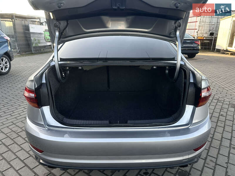 Volkswagen Jetta 2019