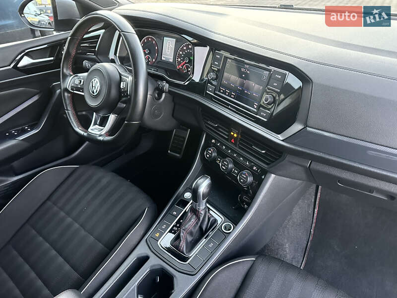 Volkswagen Jetta 2019