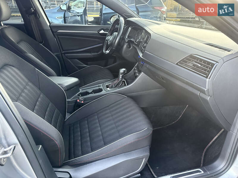 Volkswagen Jetta 2019