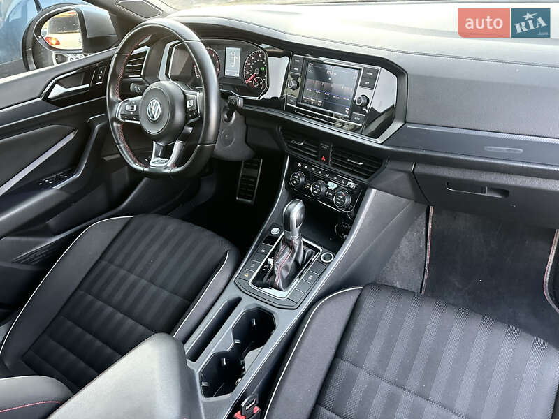 Volkswagen Jetta 2019