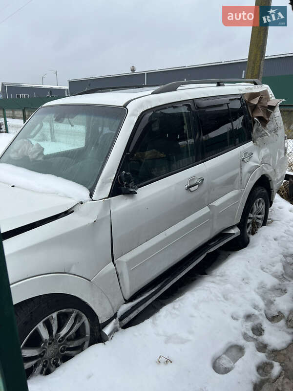 Mitsubishi Pajero 2013