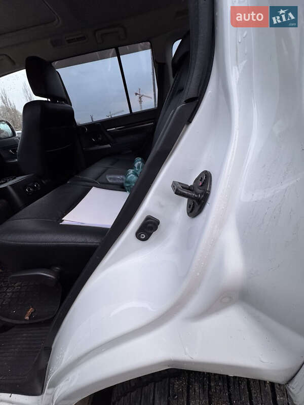 Mitsubishi Pajero 2013