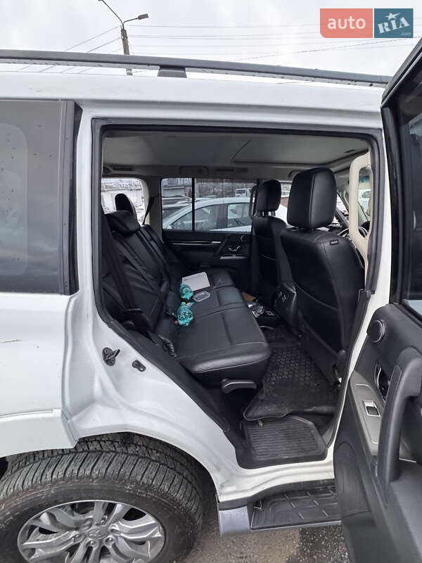 Mitsubishi Pajero 2013