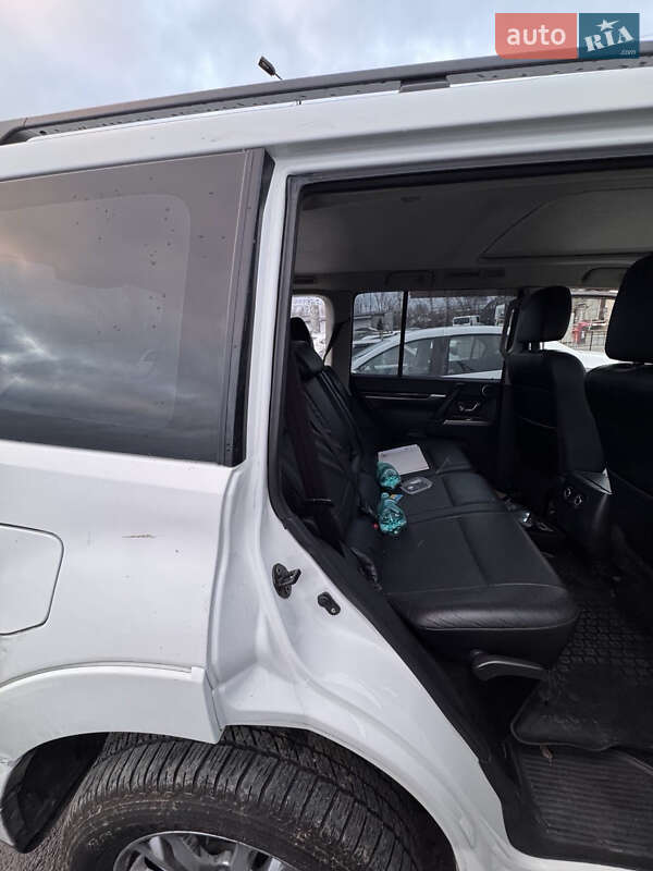 Mitsubishi Pajero 2013