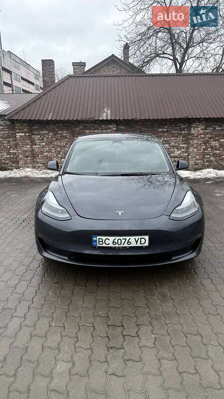 Tesla Model 3 2023
