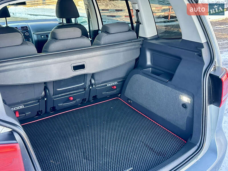 Volkswagen Touran 2014