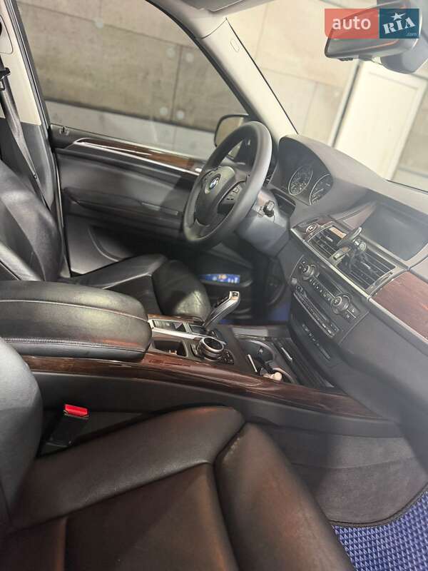 BMW X5 2011