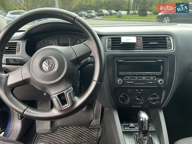 Volkswagen Jetta 2013