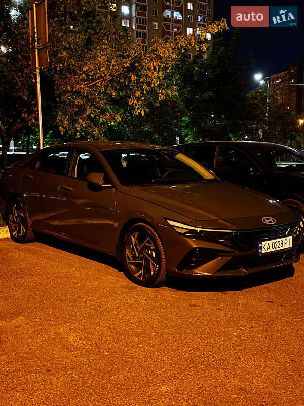 Hyundai Elantra 2025