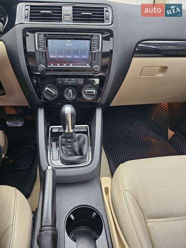 Volkswagen Jetta 2015