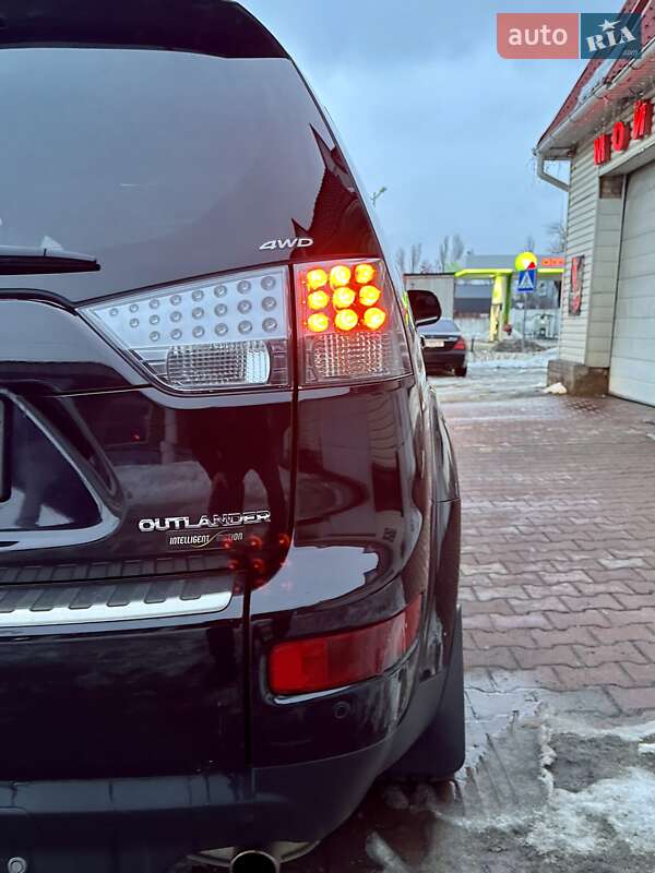 Mitsubishi Outlander XL 2009