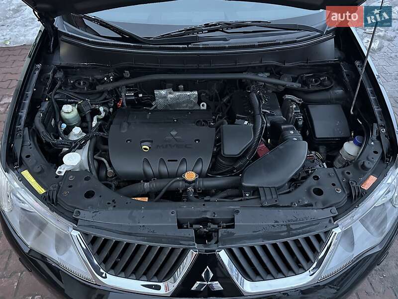 Mitsubishi Outlander XL 2009