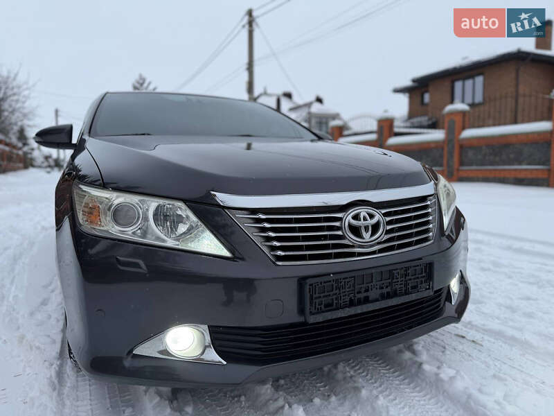 Toyota Camry 2011