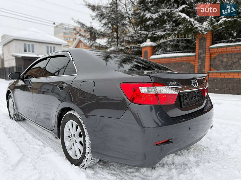 Toyota Camry 2011