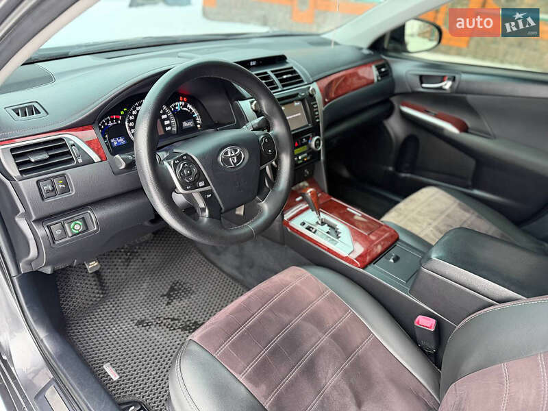Toyota Camry 2011