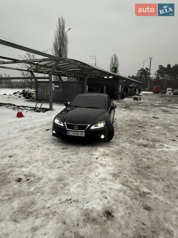 Lexus IS 2011