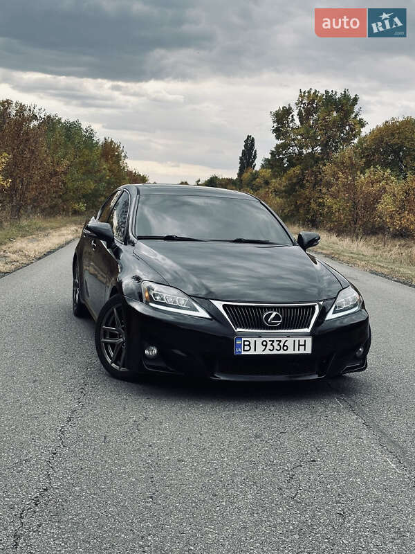 Lexus IS 2011