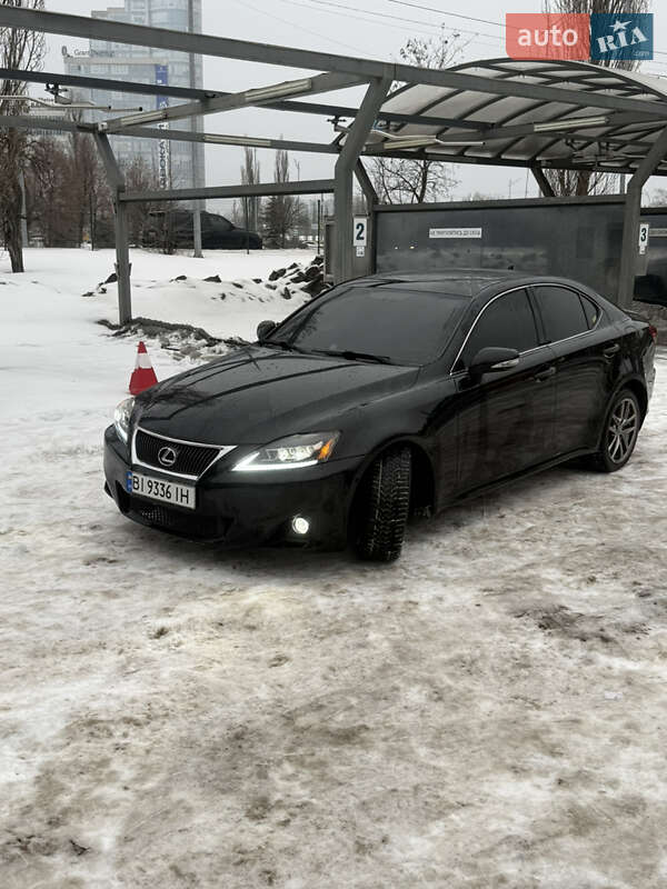 Lexus IS 2011