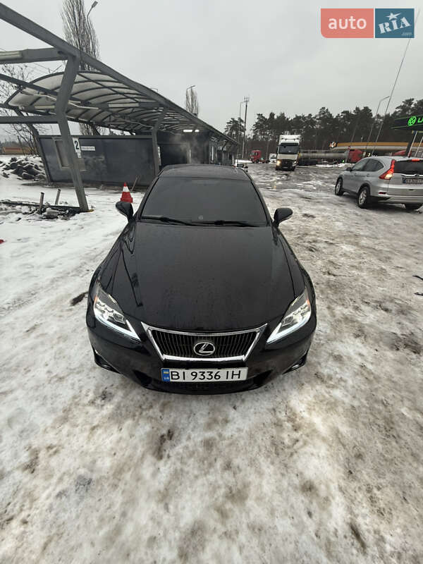 Lexus IS 2011