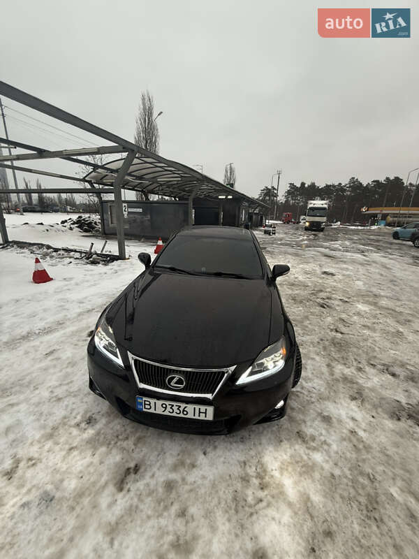 Lexus IS 2011