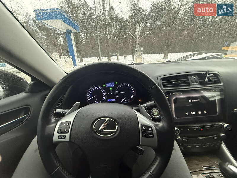 Lexus IS 2011