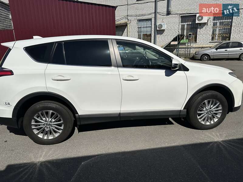 Toyota RAV4 2017