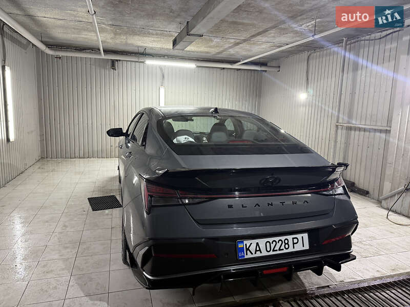 Hyundai Elantra 2025