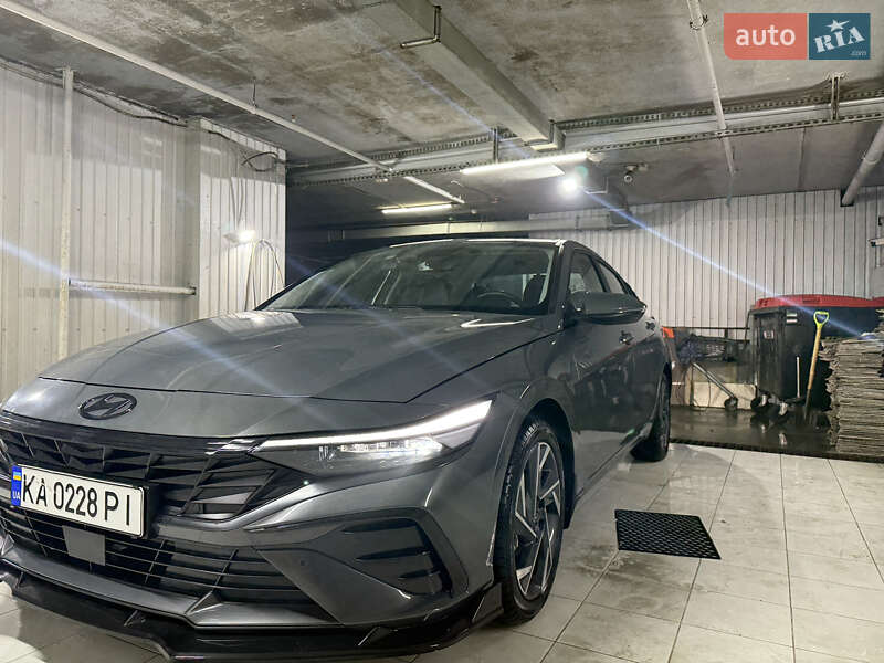 Hyundai Elantra 2025